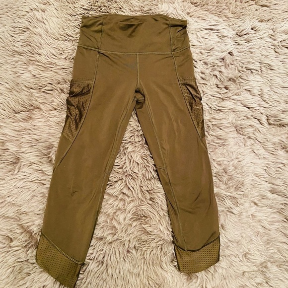Ivivva Other - Ivivva Girls Cropped Green Leggings Size 12